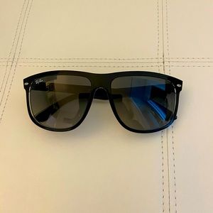 Ray-Ban Square Sunglasses (RB 4147) Non-polarized